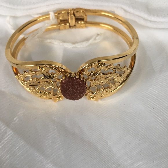 Bracelets - Picture 3 of 3